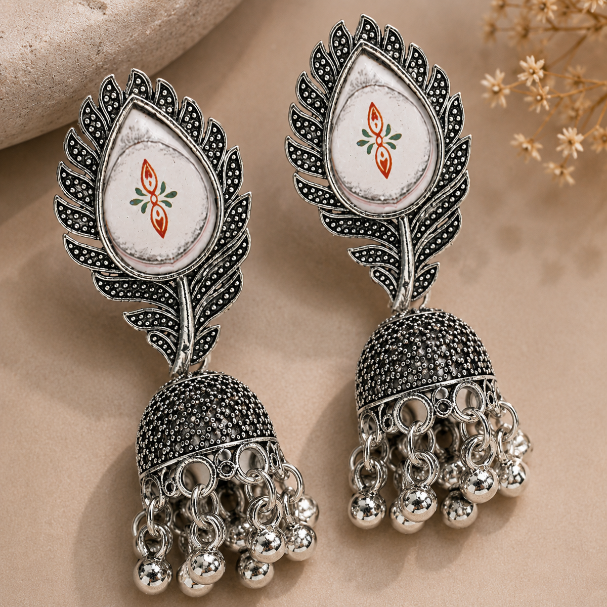 JH-61 earrings close up details